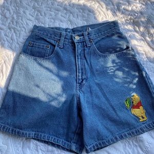 VINTAGE Winnie the Pooh shorts. 9/10